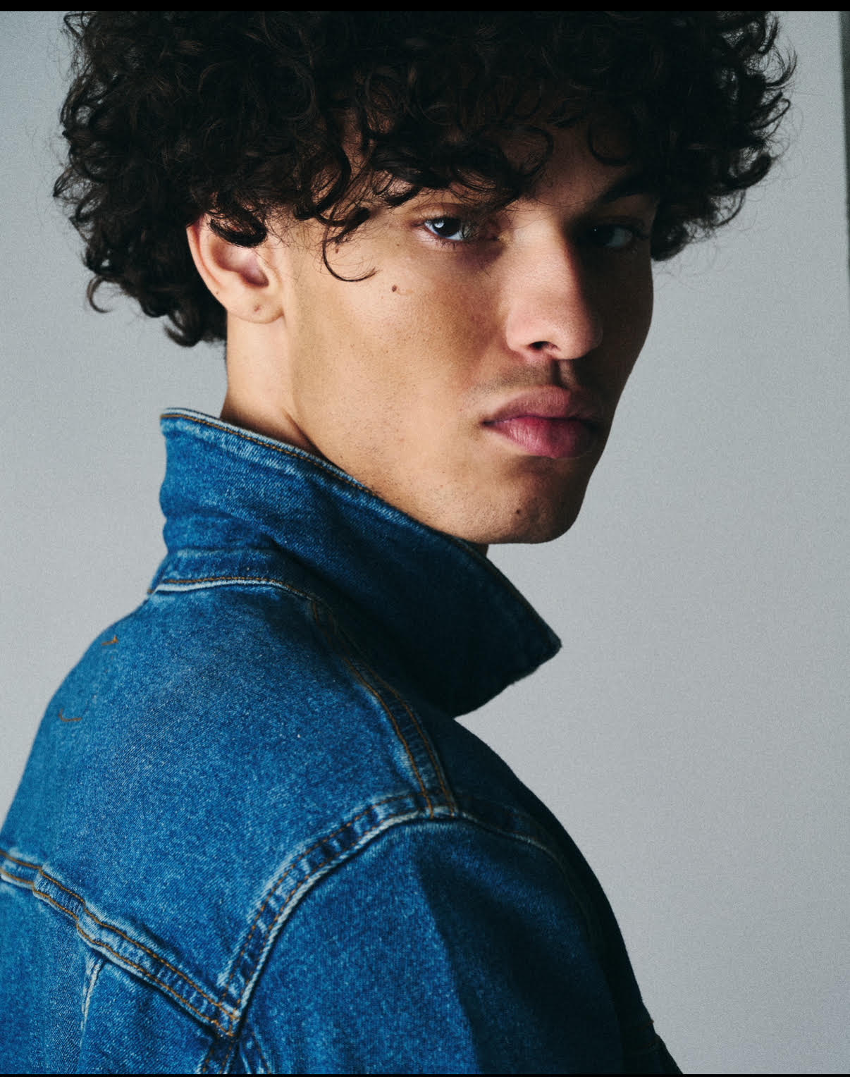 Cisco Henriquez — editorial